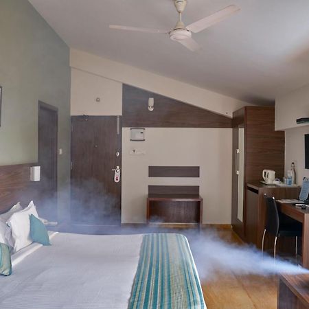 ไฮแลนด์ โฮมส์ บัดเจ็ต Hotel ปณชี ภายนอก รูปภาพ