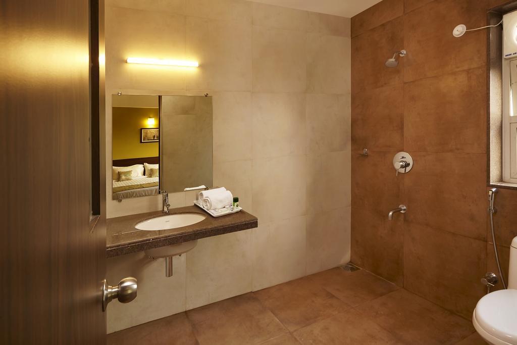 ไฮแลนด์ โฮมส์ บัดเจ็ต Hotel ปณชี ภายนอก รูปภาพ