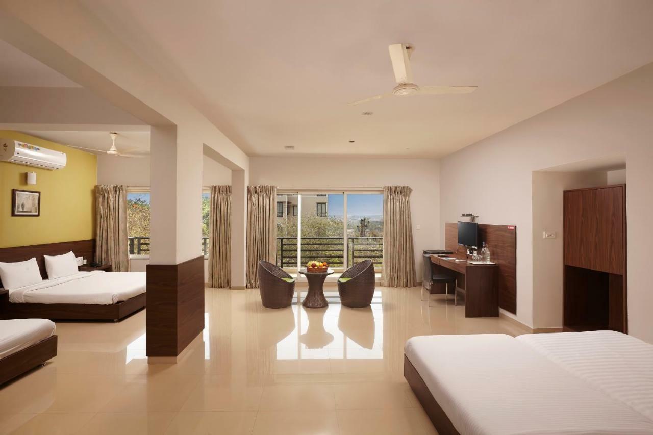 ไฮแลนด์ โฮมส์ บัดเจ็ต Hotel ปณชี ภายนอก รูปภาพ